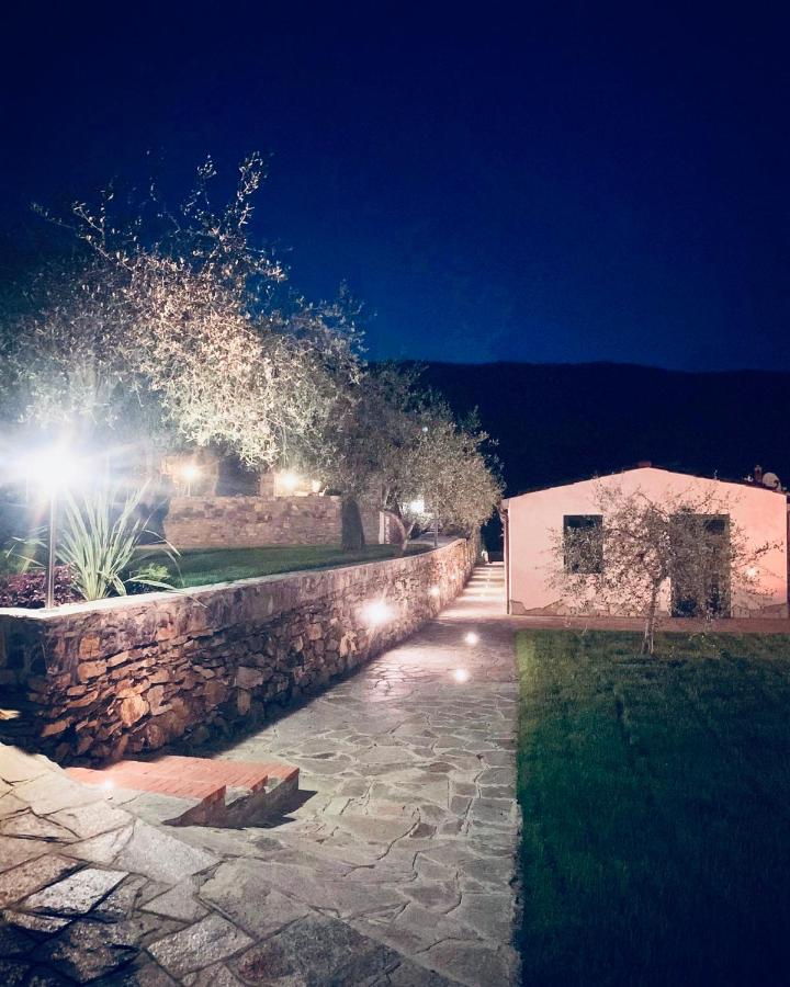 Casa Vacanze Gli Ulivi Borgomaro Exterior foto